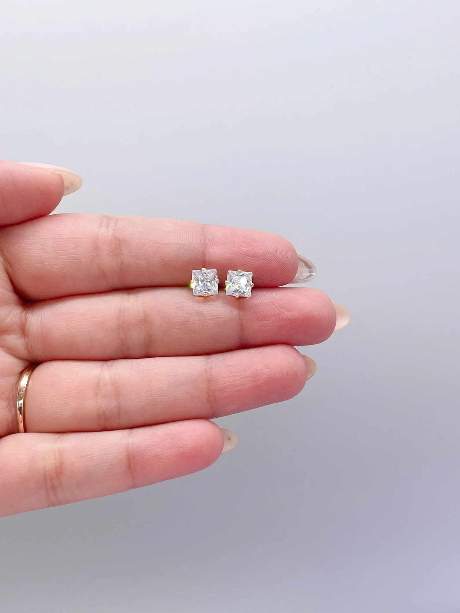 Square cut stud earrings - Image 6