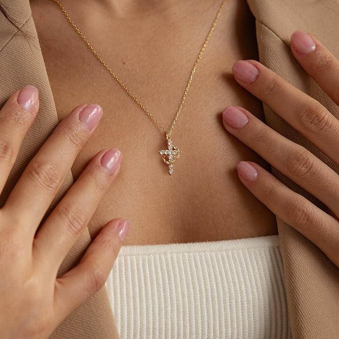 Crown Cross necklace - Image 3